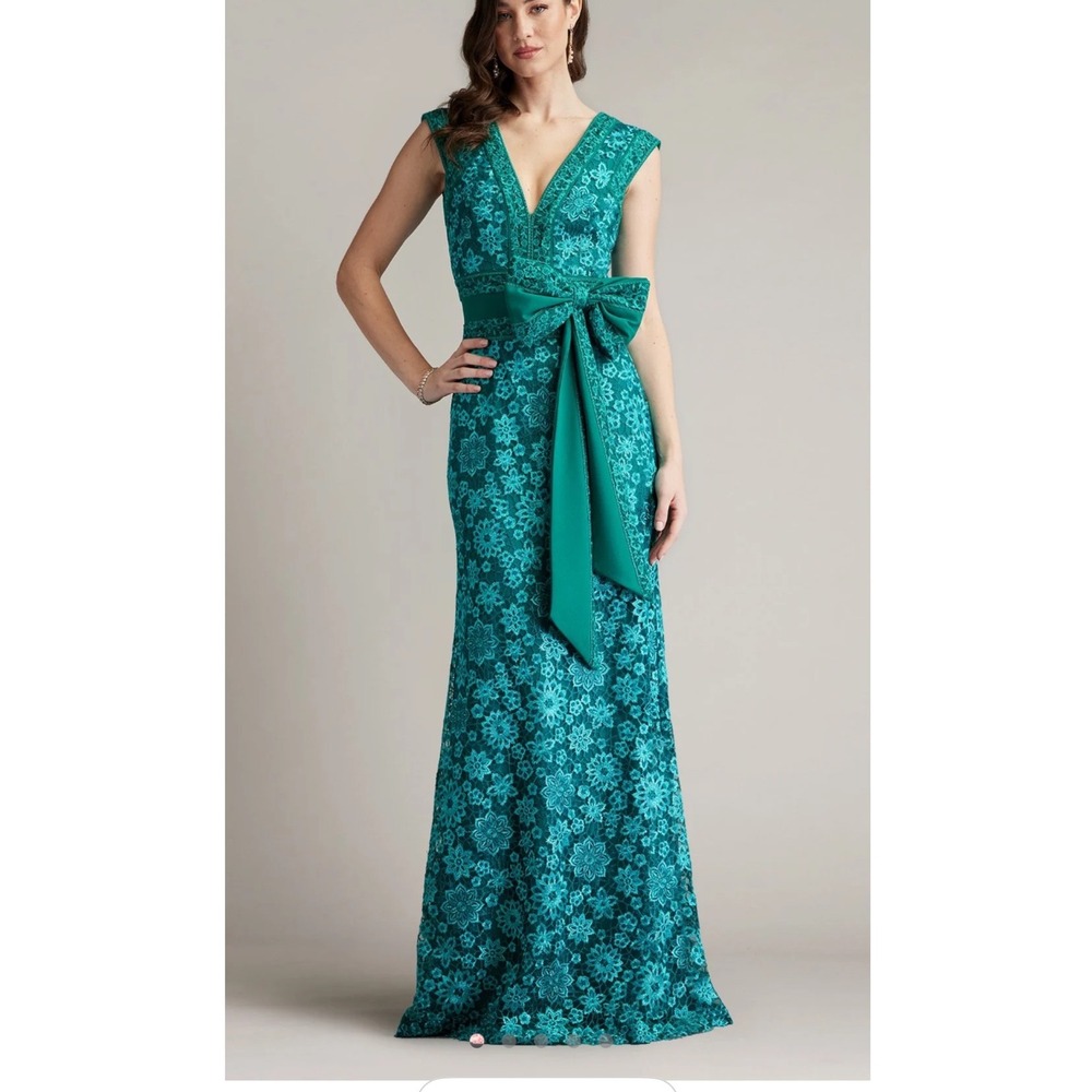 Tadashi Shoji Emerald Green Floral Embroidered Lace V-Neck Gown Bow Detail 14